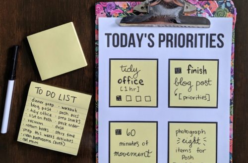 Feeling overwhelmed? These free prioritizing printables will help you be more productive and feel less stressed! Use them over and over with sticky notes! #freeprintable #stickynotes #postitnotes #productivity