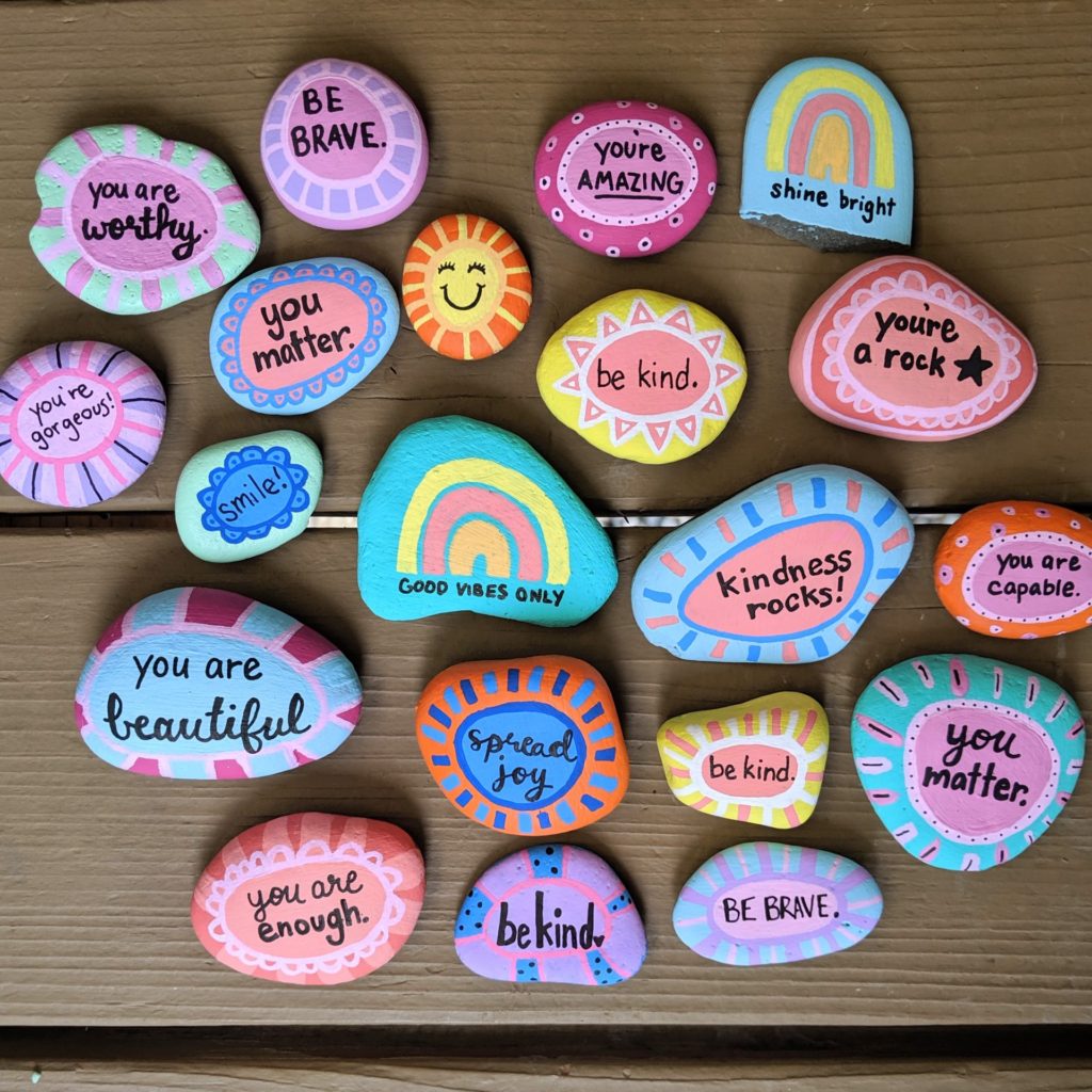 30 Random Acts of Kindness before my 30th birthday: painted kindness rocks to hide #30before30 #printable #randomactsofkindnessprintable #