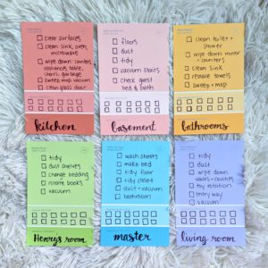 Cleaning cards: an easy and flexible cleaning system/schedule. DIY cards for your own home on index cards or paint samples! #cleaningschedule #flexible #habittracker