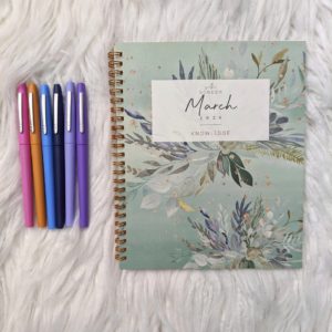 Silk & Sonder Monthly Planner Review: An amazing planner for bullet journal, planner, or self care lovers! #bulletjournal #selfcare #monthlyplanner